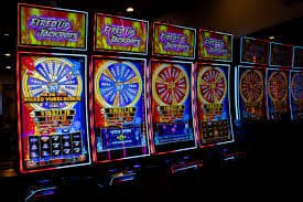 Phòng Live Casino sxdt – dealer thật phát trực tiếp Baccarat và Blackjack